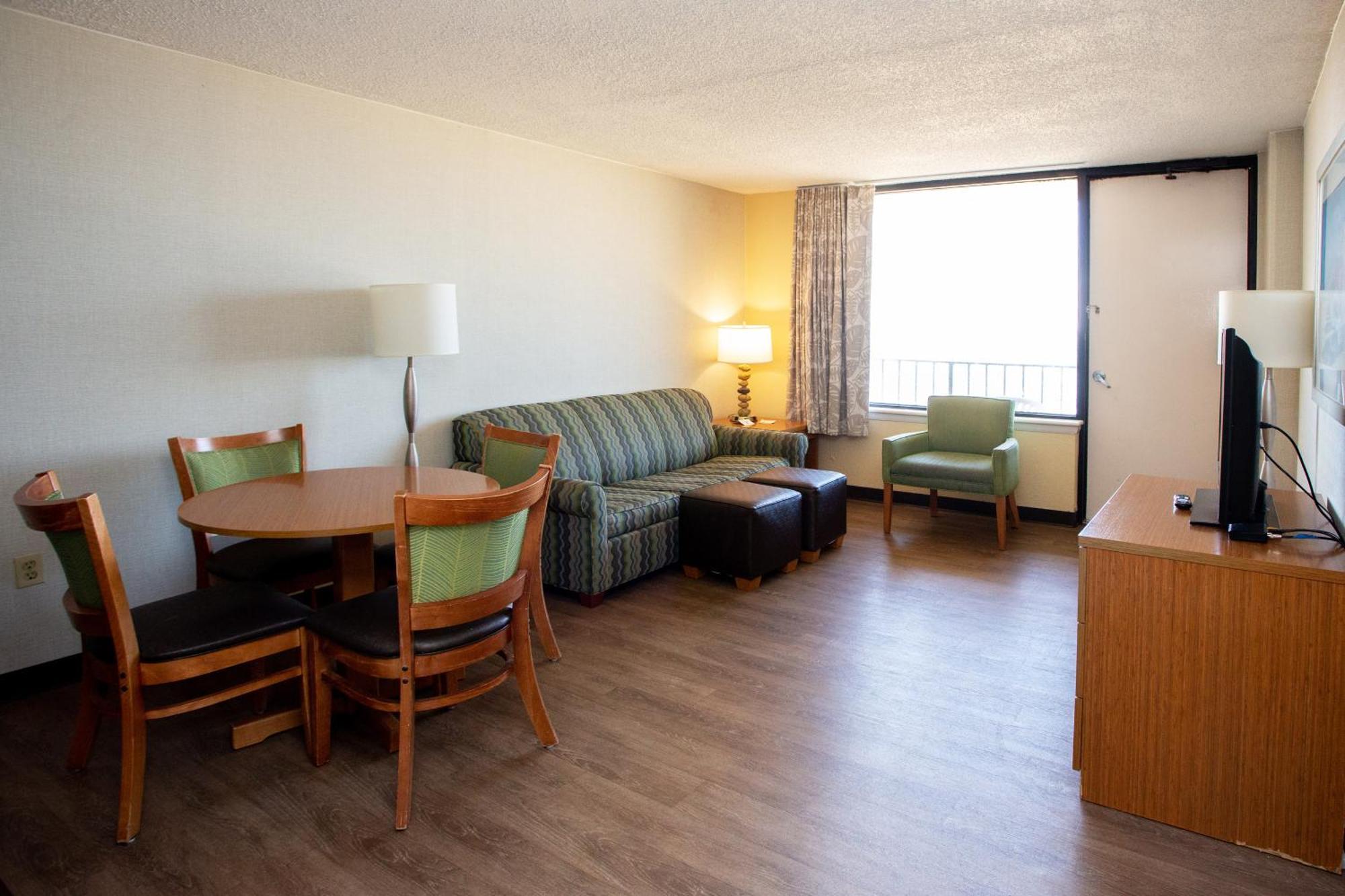 The Barclay Towers Hotel And Resort Virginia Beach Exterior photo