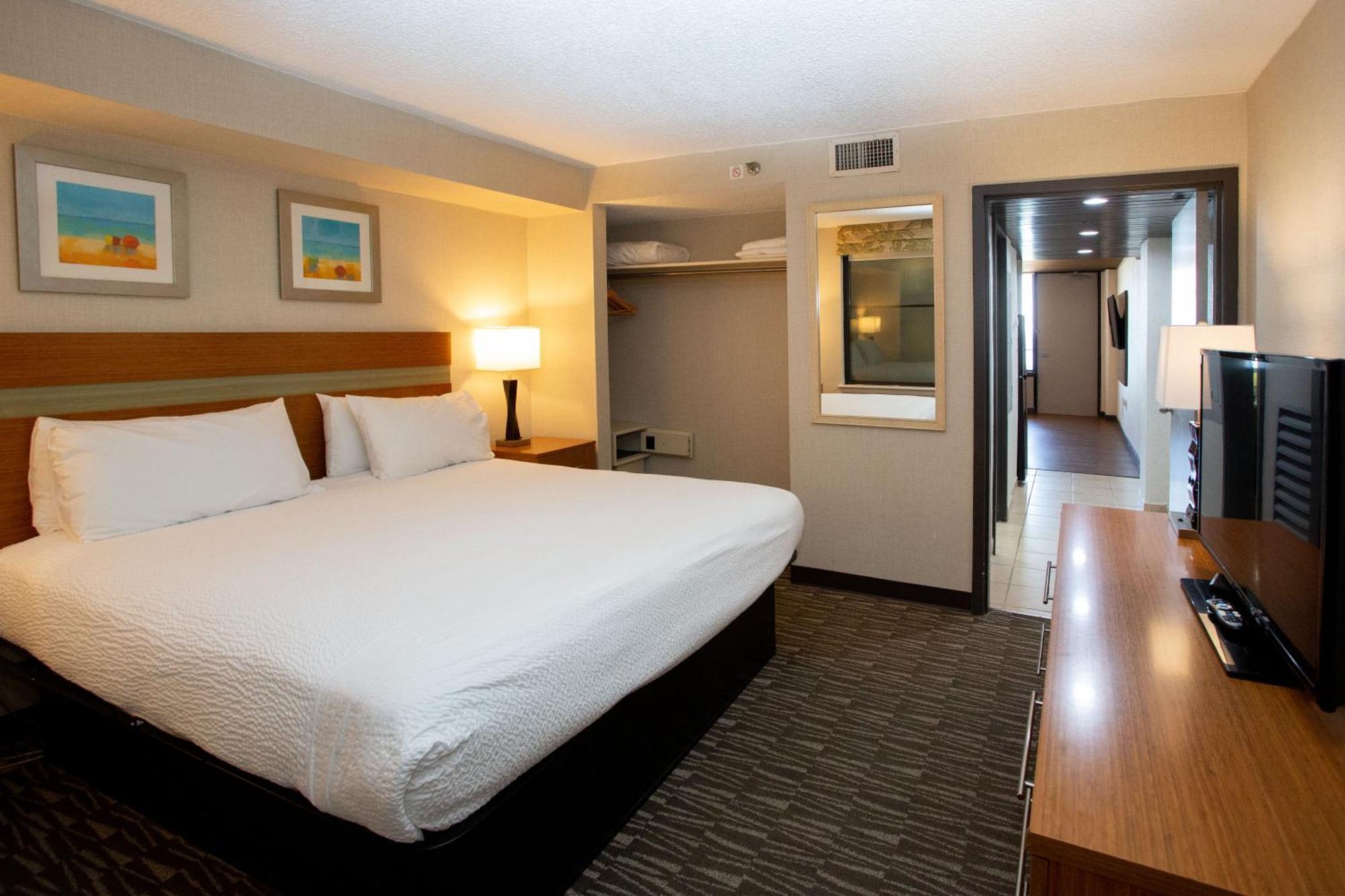 The Barclay Towers Hotel And Resort Virginia Beach Exterior photo