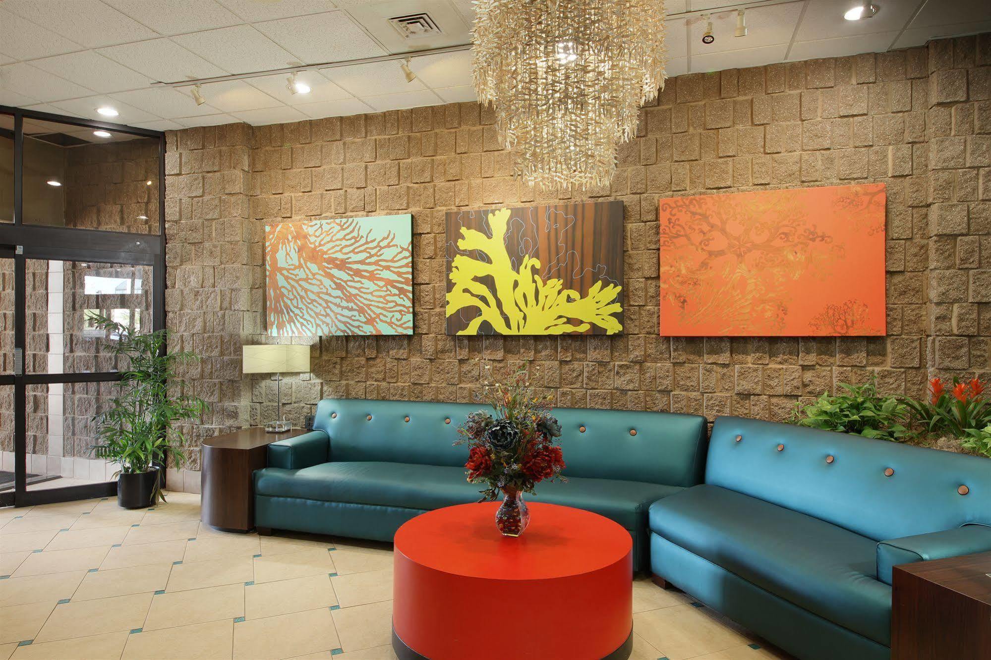 The Barclay Towers Hotel And Resort Virginia Beach Exterior photo